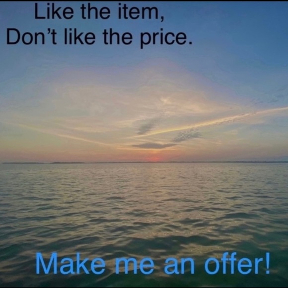 Gorgeous black crochet look blouse. - Picture 5 of 6